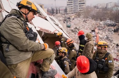 Turki Paksa Tim Keamanan Israel Serahkan Senjata Yang Mereka Bawa Saat Misi Rescue Korban Gempa